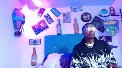 Snapshot of lili_roussi chatting on 11.18.25 lili_roussi online show from 11.18.25