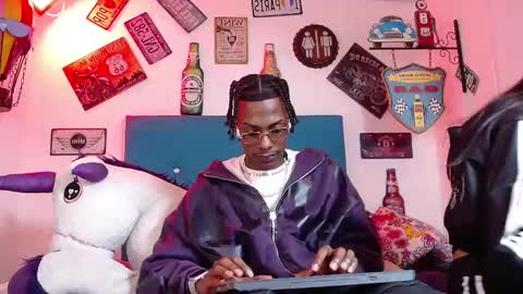 Snapshot of lili_roussi chatting on 12.04.25 lili_roussi online show from 12.04.25