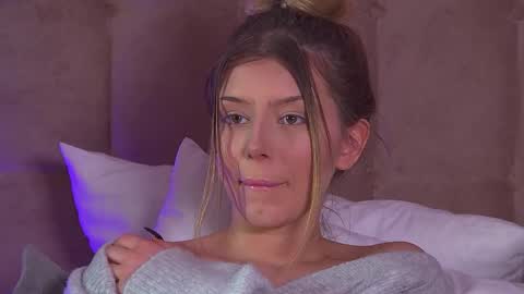 Mia online show from 02.25.25