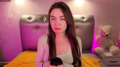 Snapshot of liliacrown chatting on 11.07.25 Lilia online show from 11.07.25