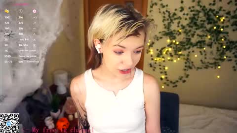 Snapshot of liliandaniels chatting on 11.04.25 Lilian online show from 11.04.25