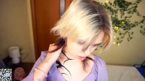 Snapshot of liliandaniels chatting on 11.23.25 Lilian online show from 11.23.25