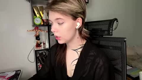Lilian online show from 05.24.26