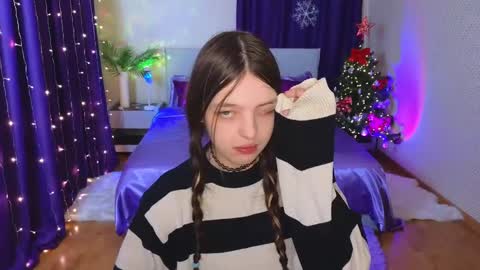 Snapshot of lilibakery chatting on 12.21.24 Lili Bakery online show from 12.21.24