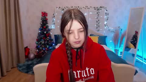 Snapshot of lilibakery chatting on 12.23.24 Lili Bakery online show from 12.23.24