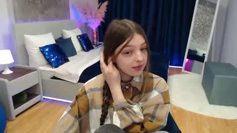 Snapshot of lilibakery chatting on 01.25.25 Lili Bakery online show from 01.25.25