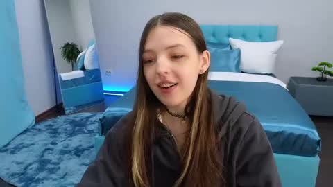 Snapshot of lilibakery chatting on 01.31.25 Lili Bakery online show from 01.31.25