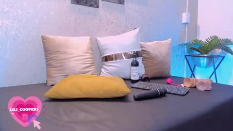 Lili Cooper online show from 03.06.25