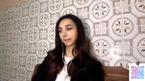 Snapshot of lilihalvorsen chatting on 11.10.25 Lina online show from 11.10.25