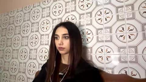 Snapshot of lilihalvorsen chatting on 11.12.25 Lina online show from 11.12.25