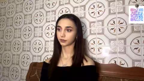 Snapshot of lilihalvorsen chatting on 11.29.25 Lina online show from 11.29.25