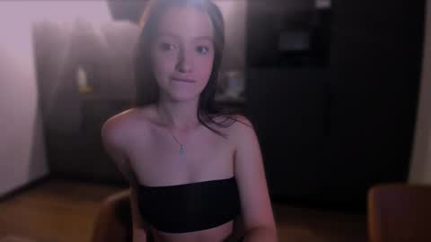 Snapshot of lililaluna chatting on 12.10.24             ...  online show from 12.10.24