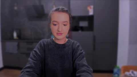 Snapshot of lililaluna chatting on 12.17.24             ...  online show from 12.17.24