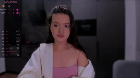 Snapshot of lililaluna chatting on 09.12.25             ...  online show from 09.12.25