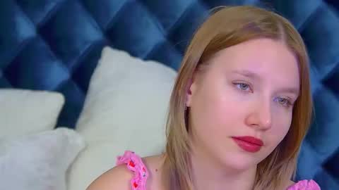 LiliLinn online show from 11.28.25