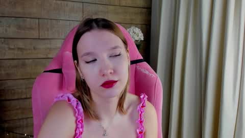 LiliLinn online show from 12.20.25