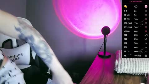 lilirose online show from 10.18.25
