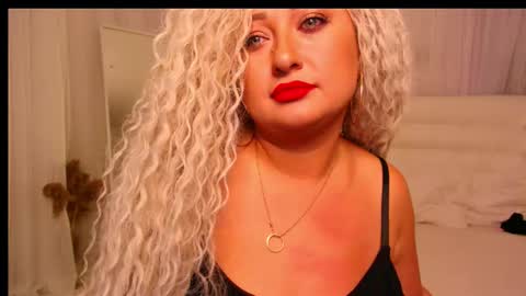 Snapshot of lilit_1love chatting on 09.19.25 Lilit online show from 09.19.25