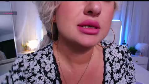 Snapshot of lilit_1love chatting on 09.21.25 Lilit online show from 09.21.25