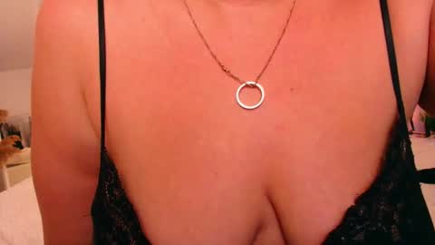 Snapshot of lilit_1love chatting on 09.23.25 Lilit online show from 09.23.25