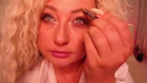 Snapshot of lilit_1love chatting on 09.30.25 Lilit online show from 09.30.25