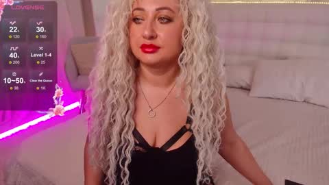 Snapshot of lilit_1love chatting on 12.18.25 Lilit online show from 12.18.25