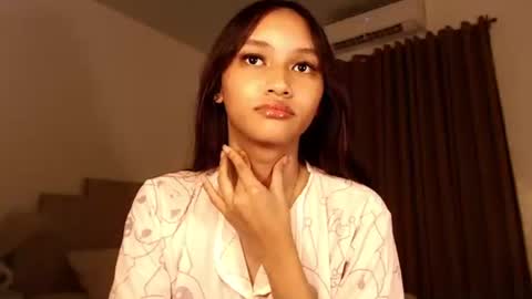 Snapshot of lilit_sensual chatting on 09.21.25 Chloe online show from 09.21.25