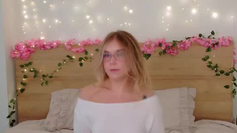 Lilith Bonheur online show from 09.30.25