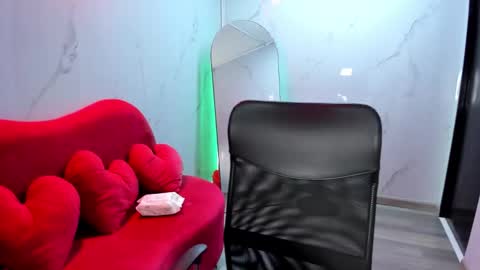 Snapshot of lilith_cooper20 chatting on 10.24.25 lilith cooper20 online show from 10.24.25