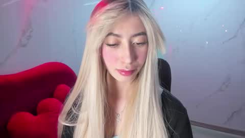 Snapshot of lilith_cooper20 chatting on 11.04.25 lilith cooper20 online show from 11.04.25