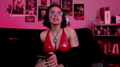 Snapshot of lilith_deveraux_ chatting on 10.25.25 MISTRESS LILITH online show from 10.25.25