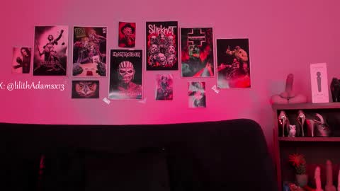 Snapshot of lilith_deveraux_ chatting on 10.28.25 MISTRESS LILITH online show from 10.28.25