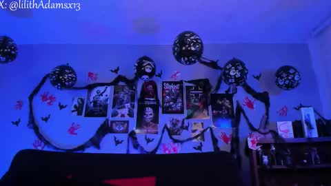 Snapshot of lilith_deveraux_ chatting on 10.31.25 MISTRESS LILITH online show from 10.31.25