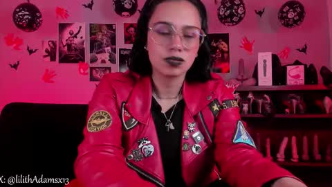 Snapshot of lilith_deveraux_ chatting on 11.26.25 MISTRESS LILITH online show from 11.26.25