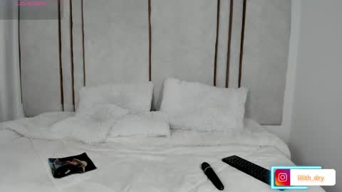 lilith_dry online show from 10.10.25
