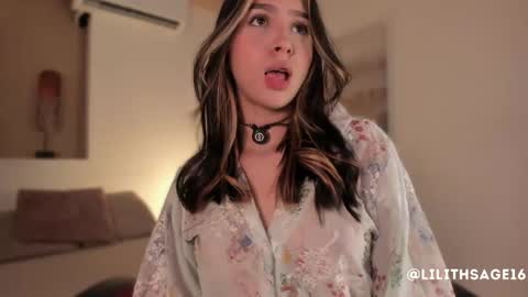 Snapshot of lilith_sage_ chatting on 10.21.25 lilith_sage_ online show from 10.21.25