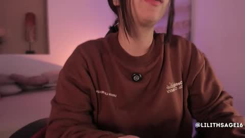 Snapshot of lilith_sage_ chatting on 11.04.25 lilith_sage_ online show from 11.04.25