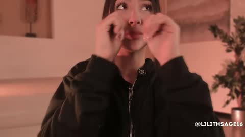 Snapshot of lilith_sage_ chatting on 11.07.25 lilith_sage_ online show from 11.07.25