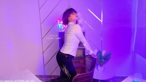Snapshot of lilith_vamp chatting on 11.21.25 LILITH 200 LIKES Thursday Clown Costume M online show from 11.21.25