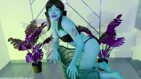 Snapshot of lilith_vamp chatting on 11.27.25 LILITH 200 LIKES Thursday Clown Costume M online show from 11.27.25