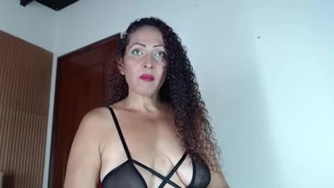 lilithphillis1 online show from 12.17.25