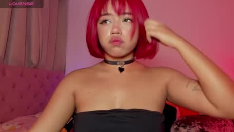 Snapshot of lilithrose_2 chatting on 02.28.25 lilithrose_2 online show from 02.28.25