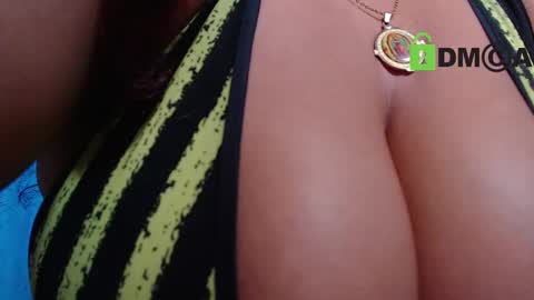 Snapshot of lilits_boobs chatting on 12.12.24 liliana online show from 12.12.24