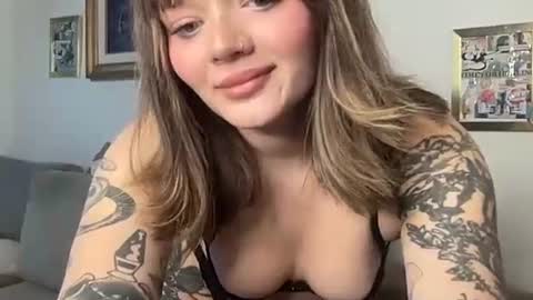 Snapshot of lill_daddysgirl chatting on 11.10.25 lilldaddysgirl online show from 11.10.25