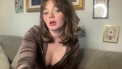 Snapshot of lill_daddysgirl chatting on 11.25.25 lilldaddysgirl online show from 11.25.25