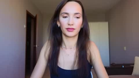 Lillian online show from 10.04.25