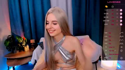 Snapshot of lillian_shine chatting on 01.10.26 Lillian online show from 01.10.26