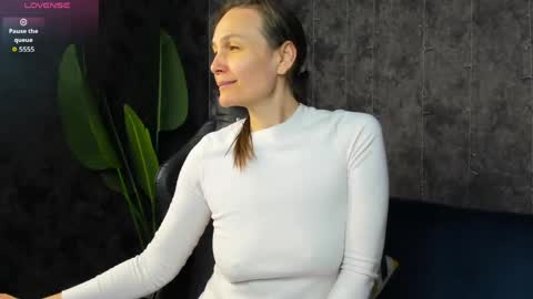 lillian_white1 online show from 04.16.26