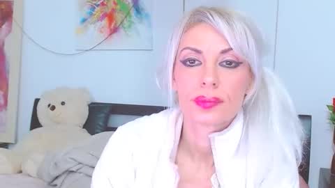 Lara online show from 02.17.26