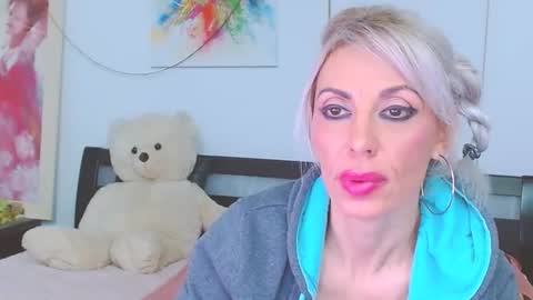 Lara online show from 02.28.26